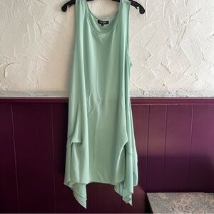 RED Coral Light Green Dress Size Medium